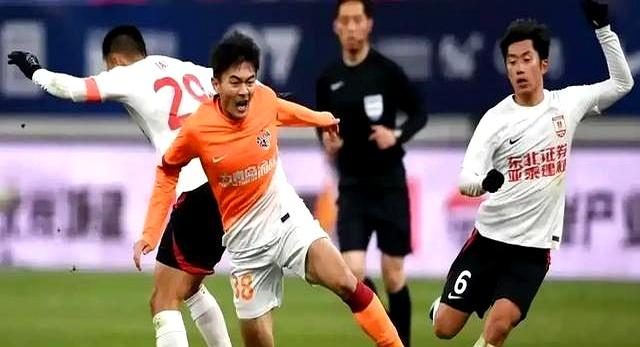 包含深圳队在欧洲杯中打出逆转，被誉为教练席炸锅的词条