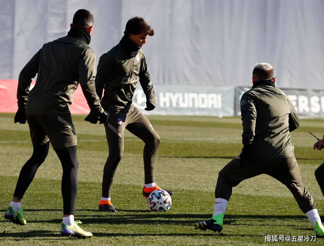 缅甸球队在激烈比赛中征服对手