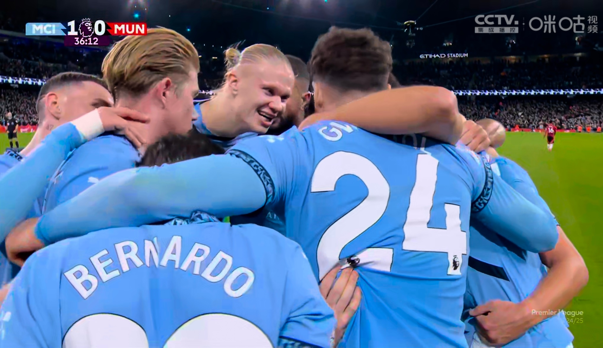 曼城门将神勇扑救，本场暴走拯救球队