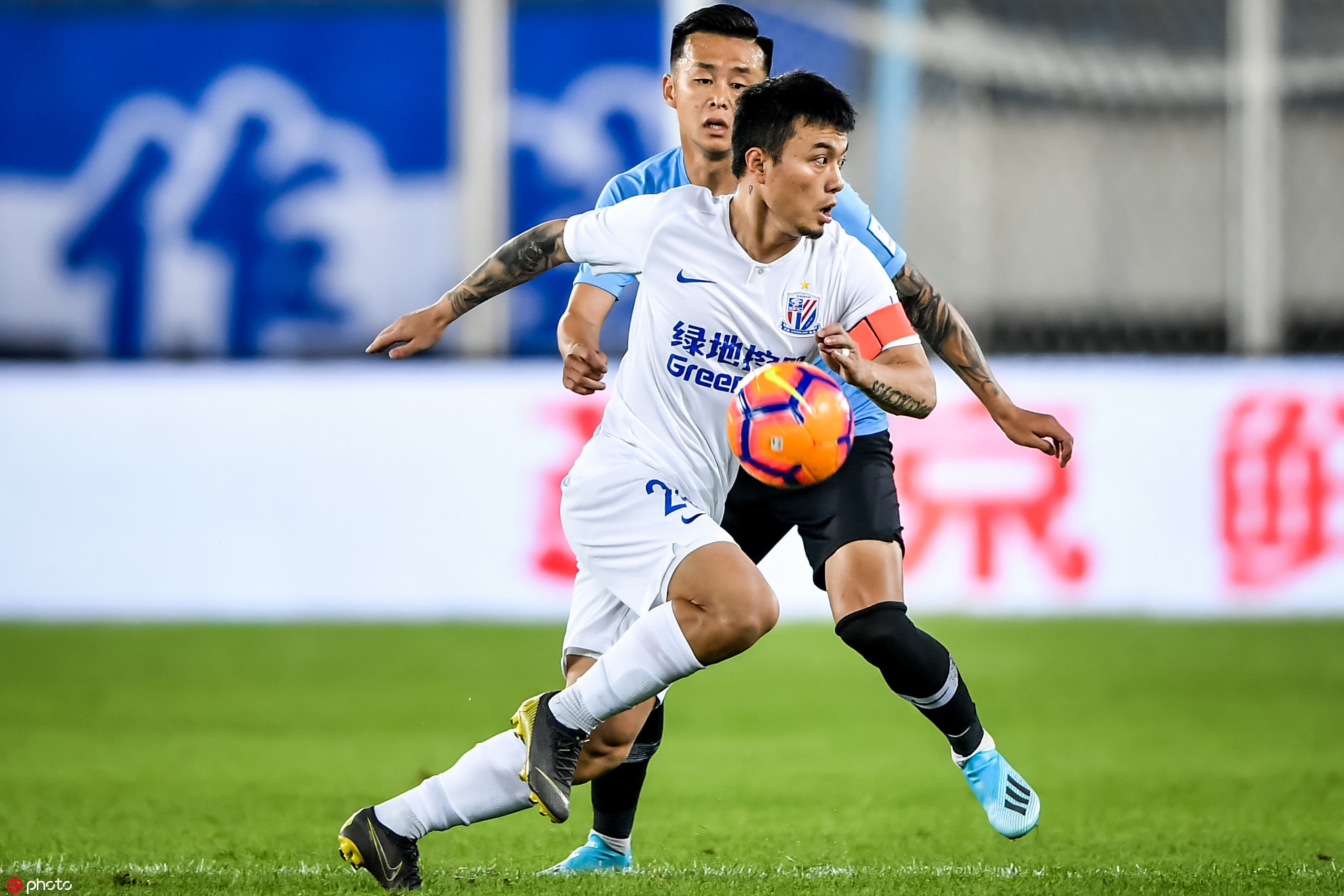 乐鱼体育在线登录-大连一方逆转险胜，提振士气