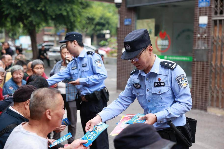 重庆队突破困境,联手反击获得胜利 重庆队突破困境,联手反击获得胜利
