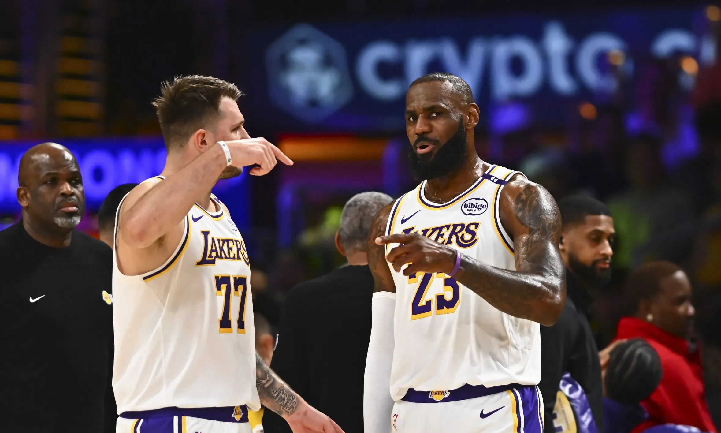 乐鱼体育下载-詹姆斯砍下分，湖人主场大胜公牛的简单介绍