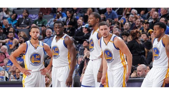 篮球世界杯决赛勇士队力压对手，成功捧得奖杯！