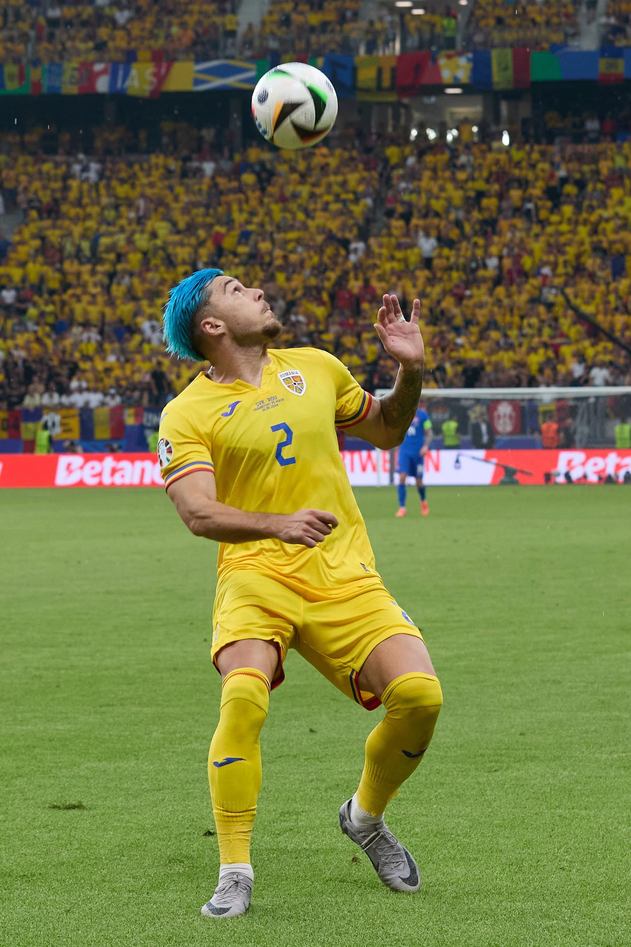 包含马竞将与埃瓦尔展开激烈较量，全力以赴的词条