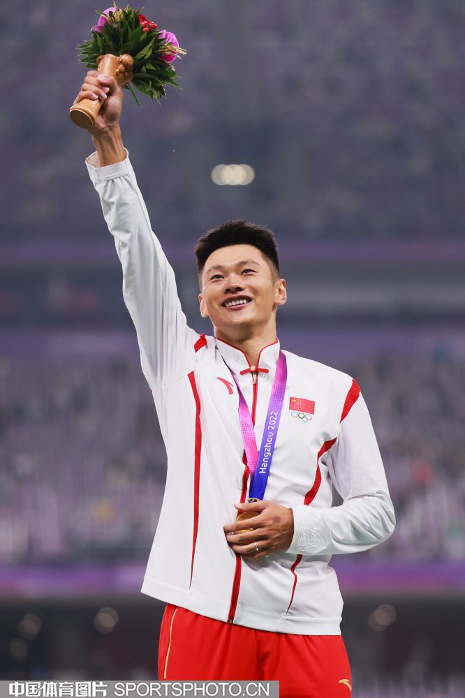 关于豪取金牌选手打出精彩，刷新纪录、书写传奇的信息