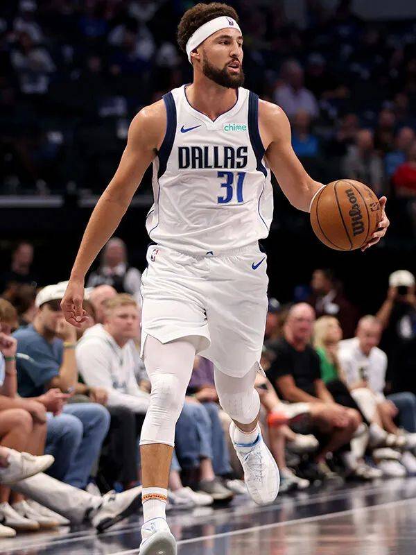 汤普森正式返回训练场地，勇士球迷热情迎接