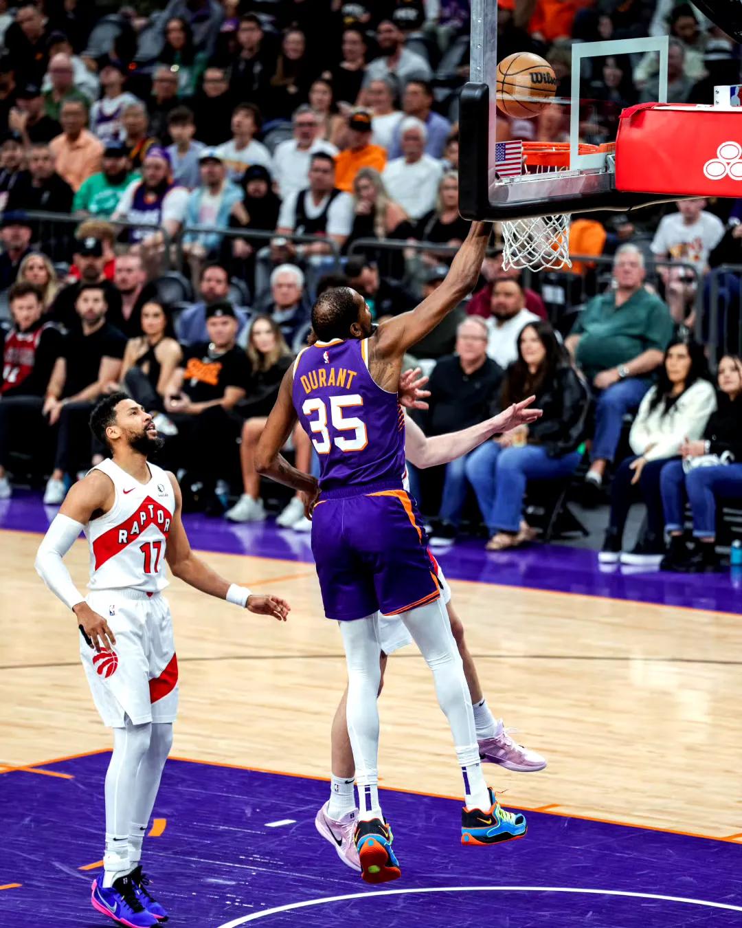 乐鱼体育官网-猛龙主场落败，球队赛程紧张