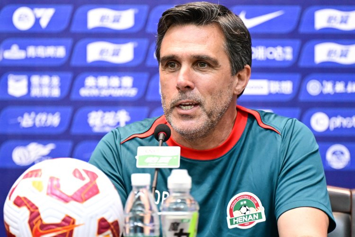 乐鱼体育登录入口-球队主教练发表战前动员演讲