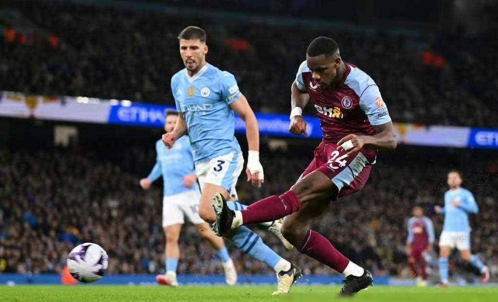 乐鱼体育在线-比赛中球员斩获帽子戏法，引发媒体关注