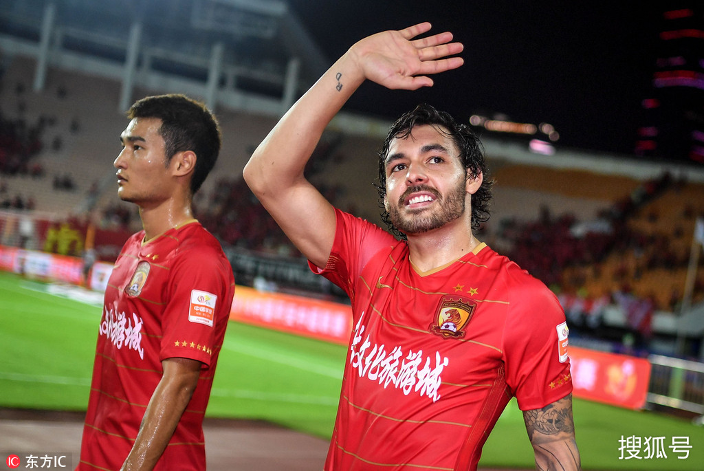 佛罗伦萨客场取胜，客队球迷放声欢呼